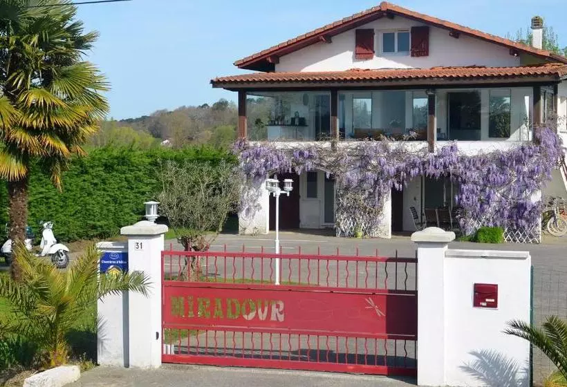 Aamiaismajoitus (B&B) Maison D Hôtes Miradour