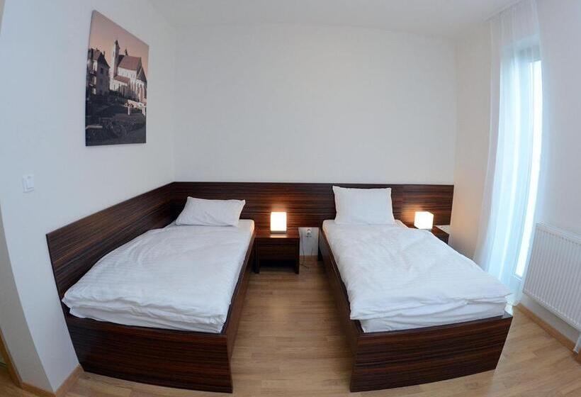 בית מלון כפרי Bélier