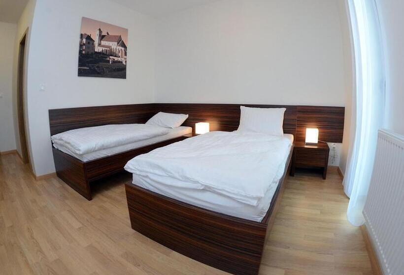 בית מלון כפרי Bélier