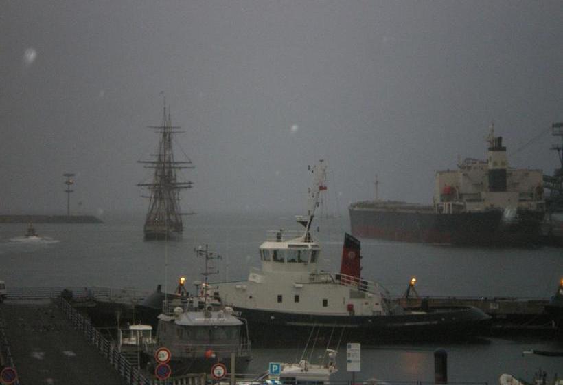 هتل Hôtel La Jetée Sud