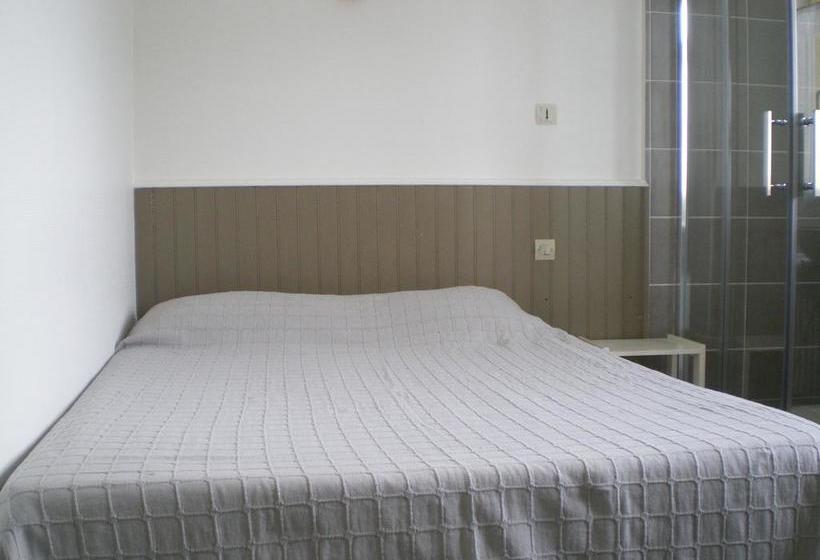 هتل Hôtel La Jetée Sud