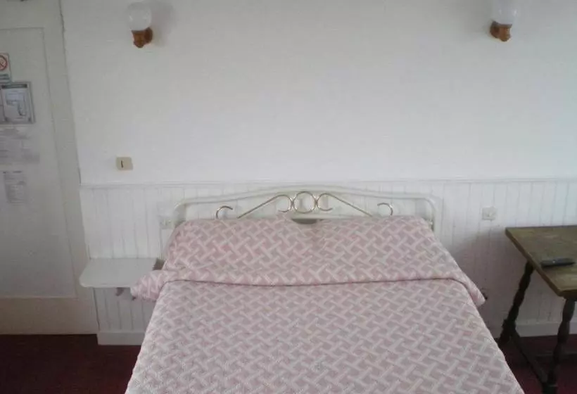 ホテル Hôtel La Jetée Sud