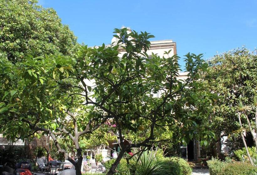 فندق Hôtel Les Palmiers