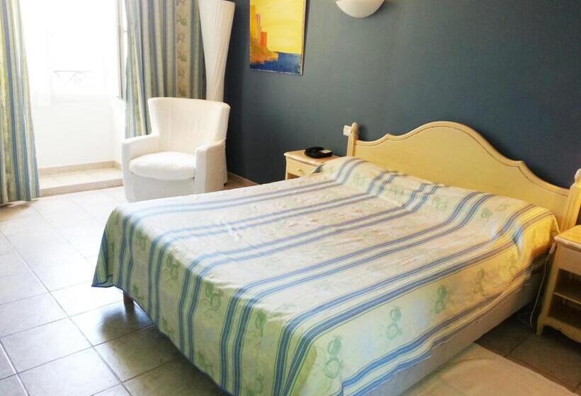 فندق Hôtel Les Palmiers