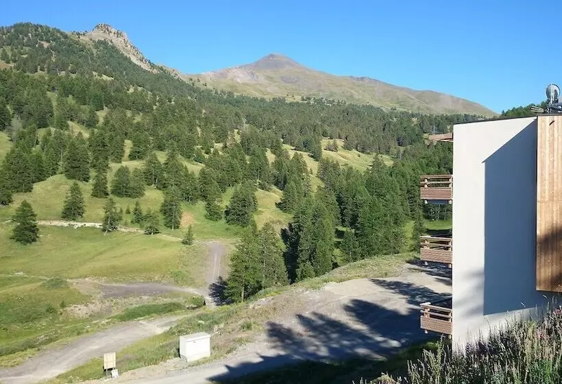 هتل Névalhaia Le Chalet