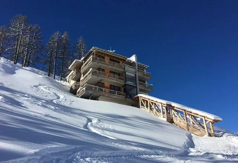 هتل Névalhaia Le Chalet