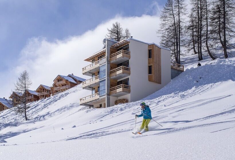 هتل Névalhaia Le Chalet