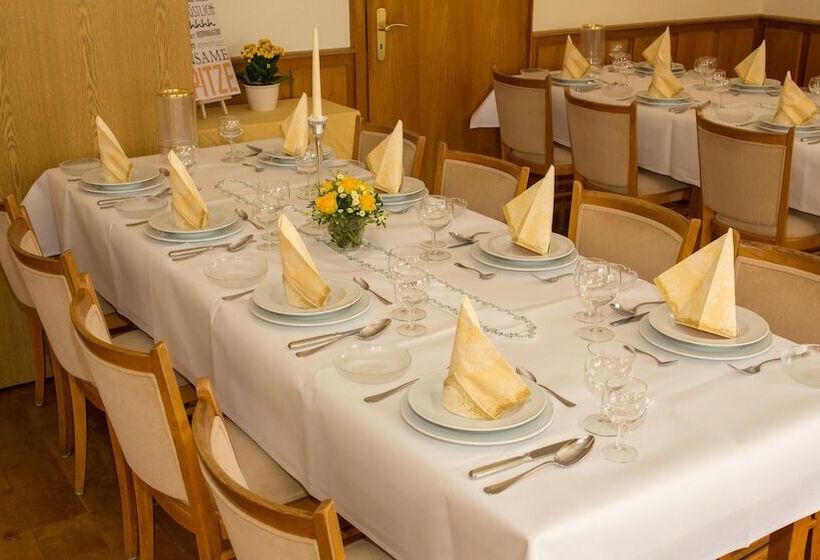 فندق Restaurant Lutkebohmert