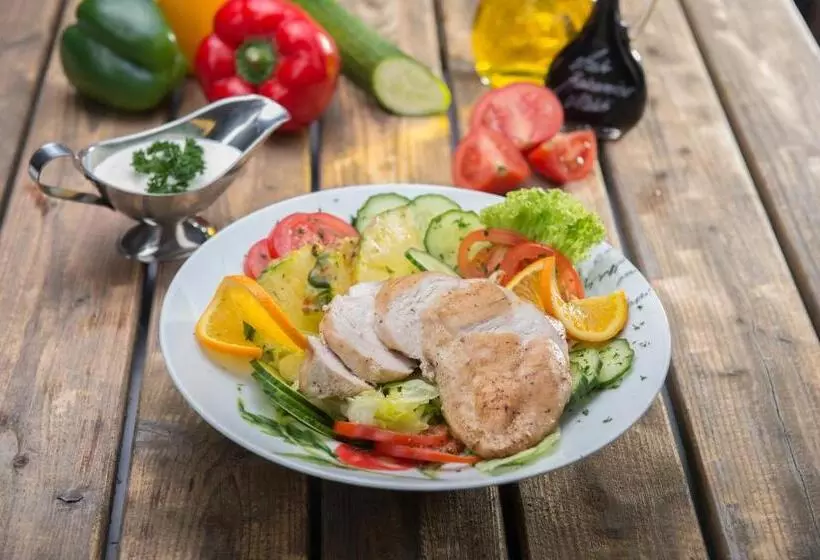 Hotelli & Restaurant Waldcafe Hettstedt