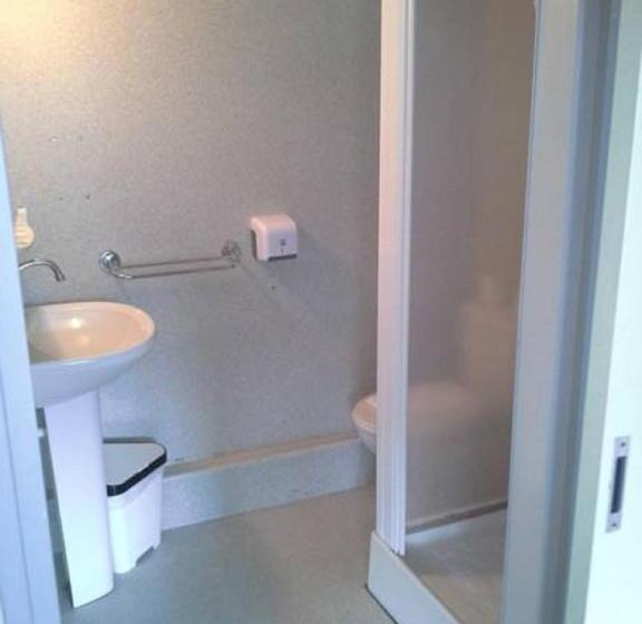 בית מלון כפרי Set A Table