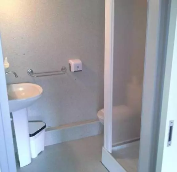 Hotel Set A Table