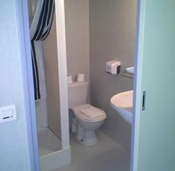 Hotel Set A Table