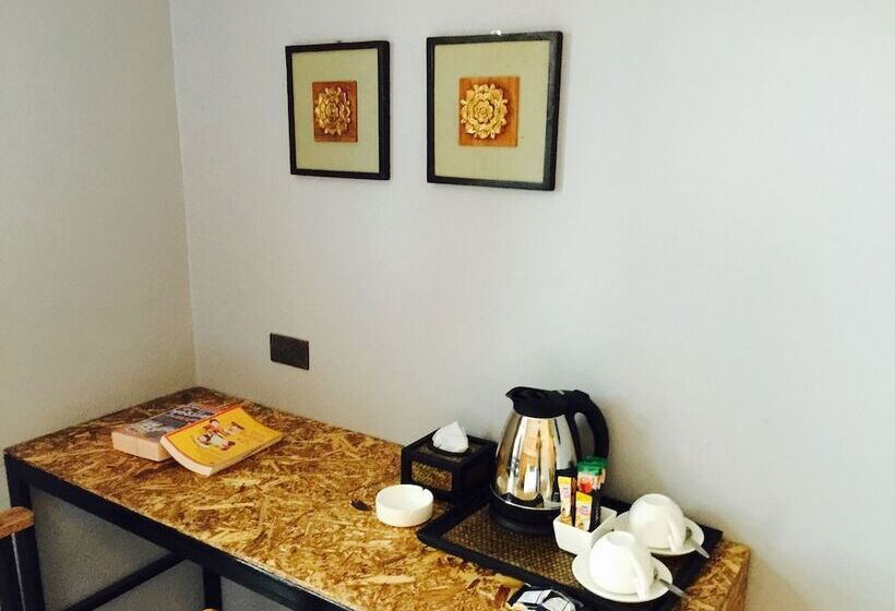 Otel The Hip Resort @ Phi Phi