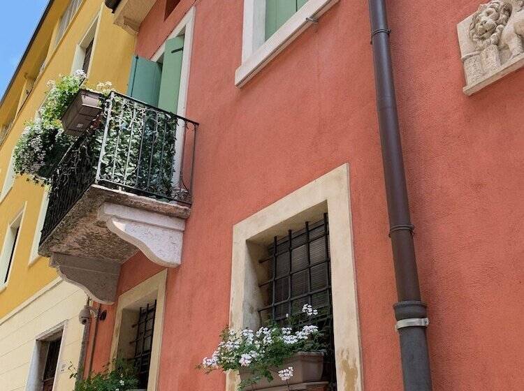 تختخواب و صبحانه Bb Vicolo 22