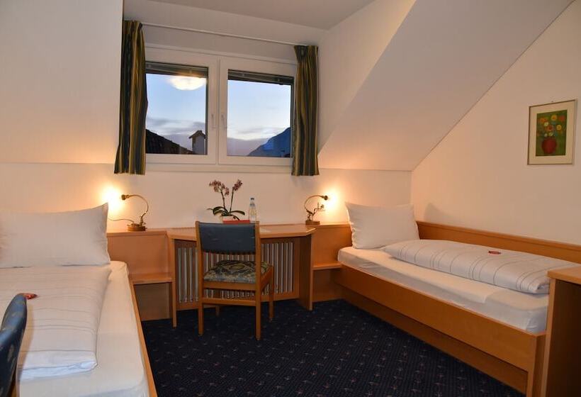 בית מלון כפרי Angerburg Blumen