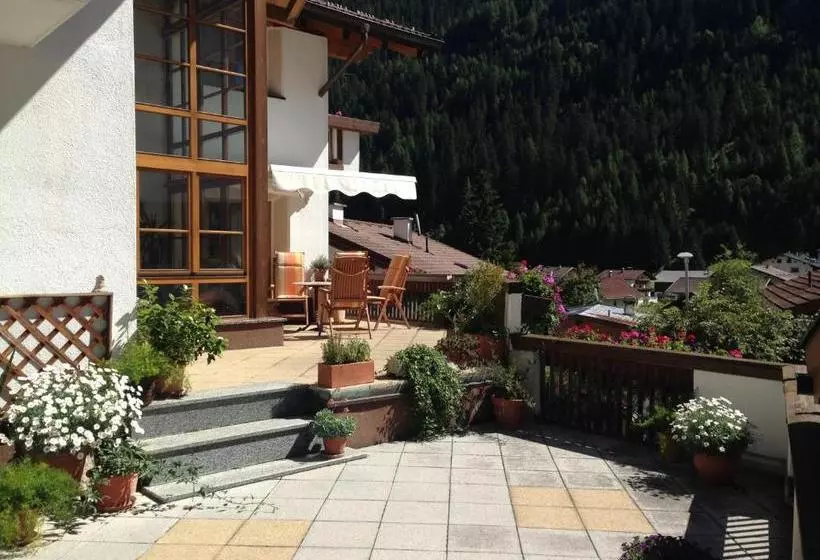 هتل Apart Christa