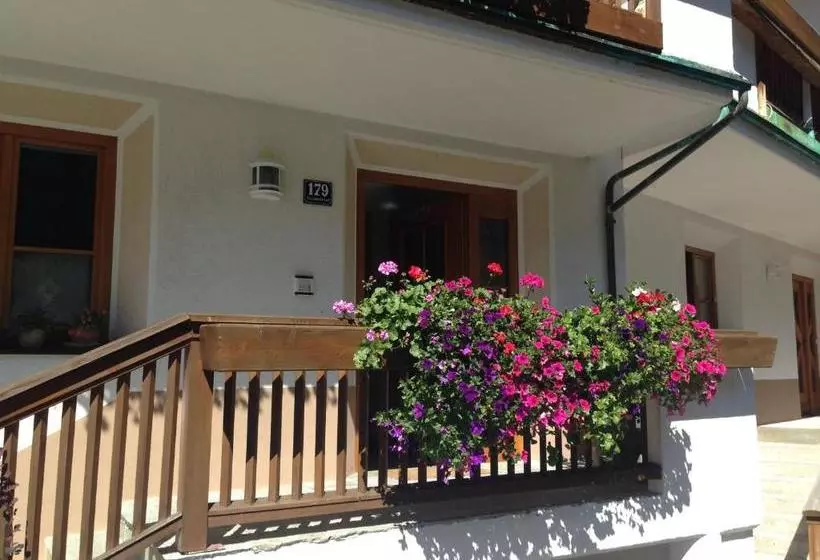 هتل Apart Christa