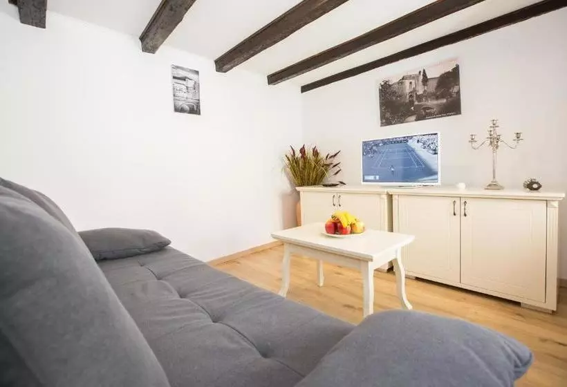 هتل Apartments Santa Maria