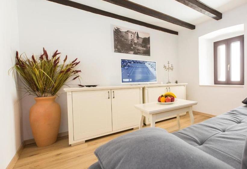 Отель Apartments Santa Maria