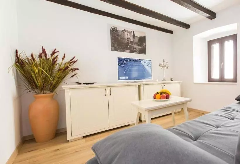 هتل Apartments Santa Maria