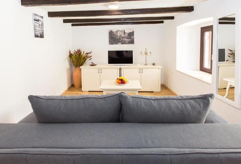 Отель Apartments Santa Maria