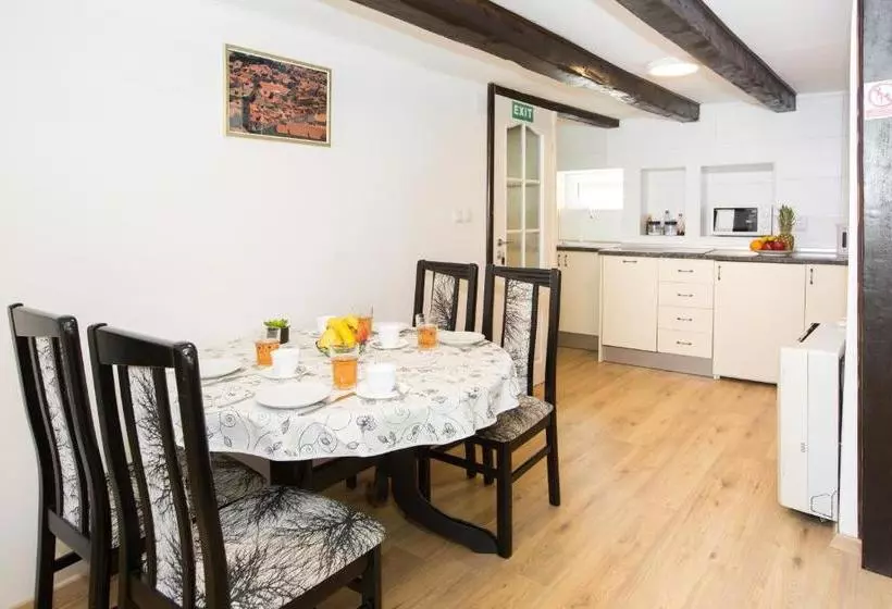 هتل Apartments Santa Maria