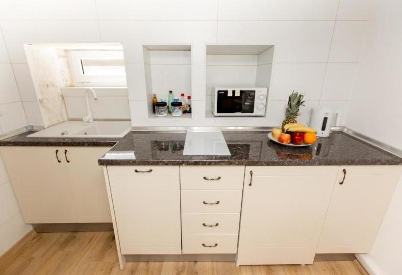 Отель Apartments Santa Maria