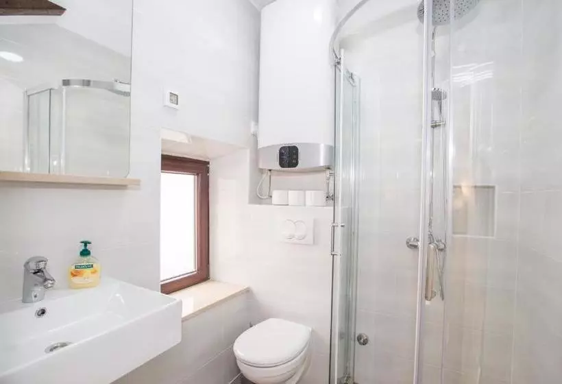 هتل Apartments Santa Maria