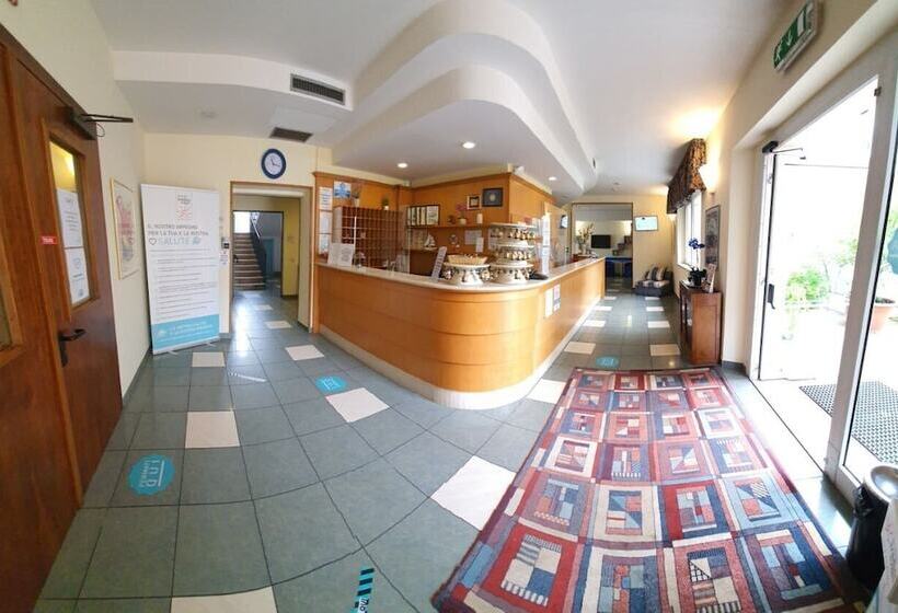 هتل Centro Vacanze Domus M.g