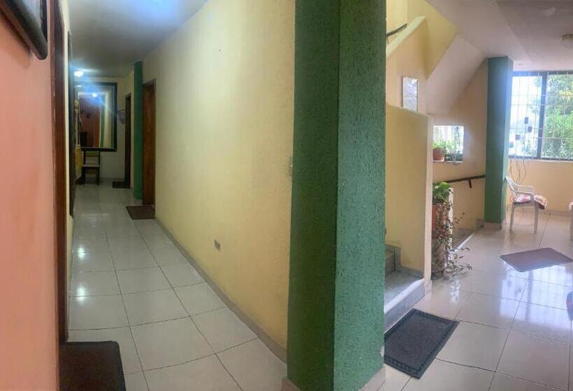 בית מלון כפרי Hostal Jora Continental