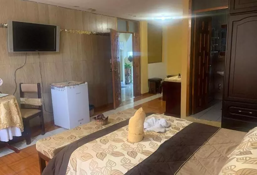 Hotelli Hostal Jora Continental