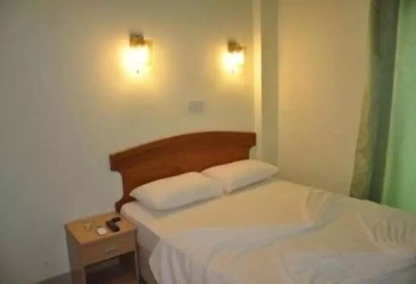 هتل Kaani Lodge