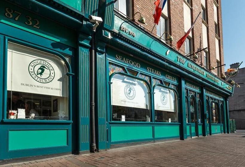 בית מלון כפרי Kingfisher Townhouse