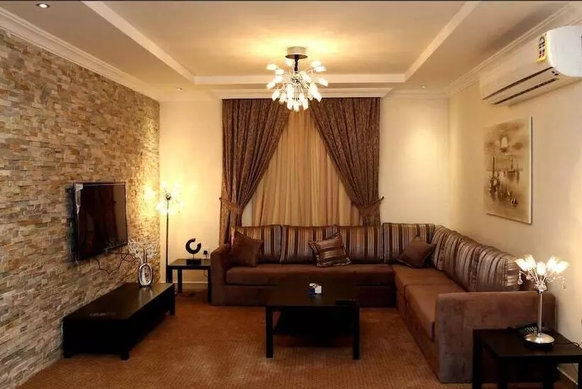 ホテル Loren Serviced Apartment Alslamah