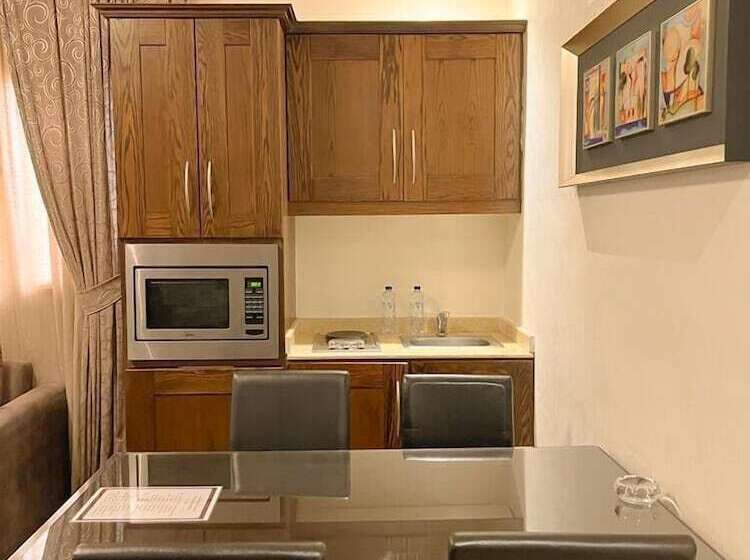 ホテル Loren Serviced Apartment Alslamah