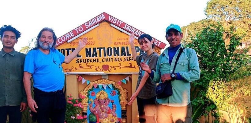 هتل National Park Sauraha  Homely Stay And Peaceful Location With Jungle Safari Arrangements