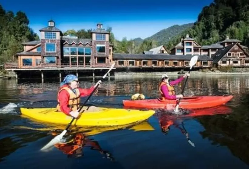 ホテル Puyuhuapi Lodge & Spa