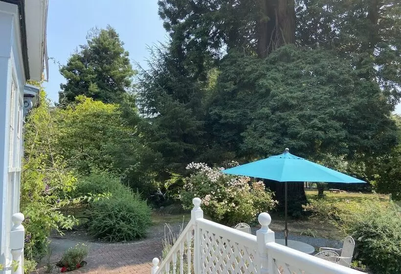 Hotelli Shaw House Inn