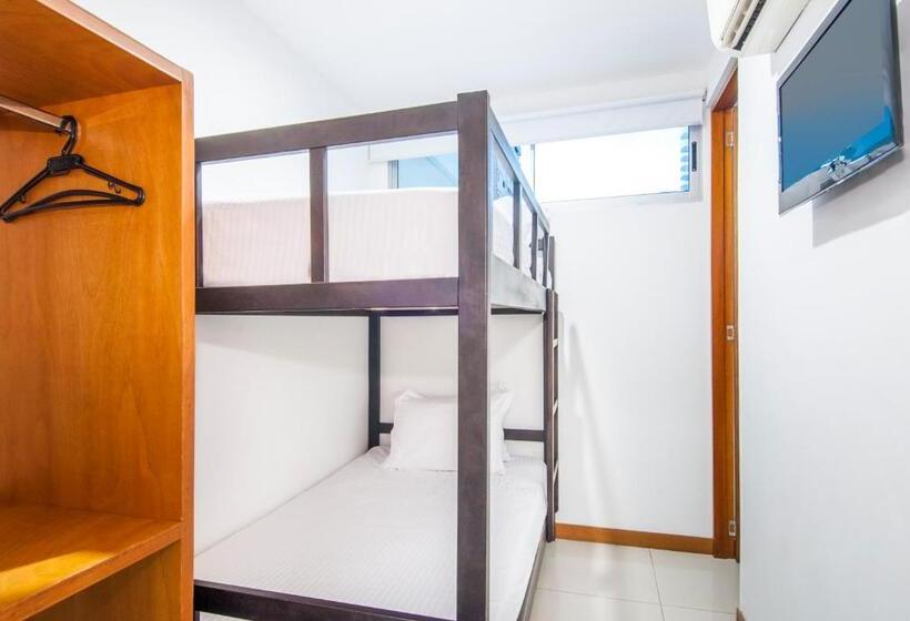 ホテル Travelers Orange Cartagena