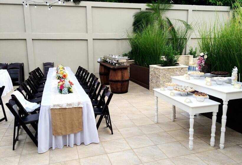 Timeless Hotel Boutique