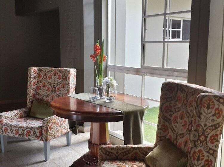 Timeless Hotel Boutique