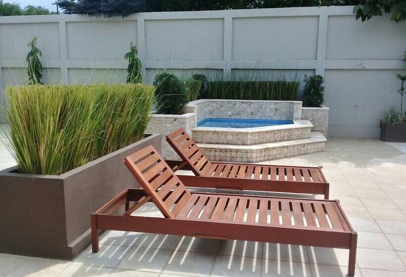 Timeless Hotel Boutique