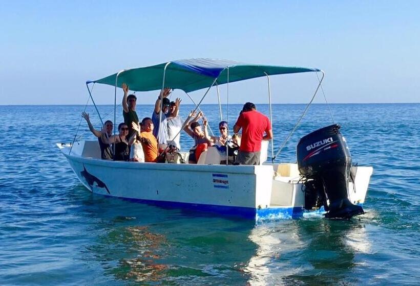 هاستل Corcovado Adventures