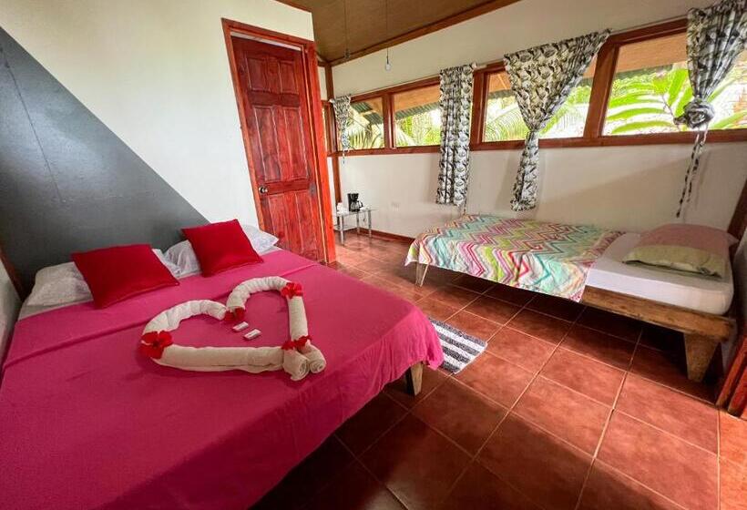 هاستل Corcovado Adventures