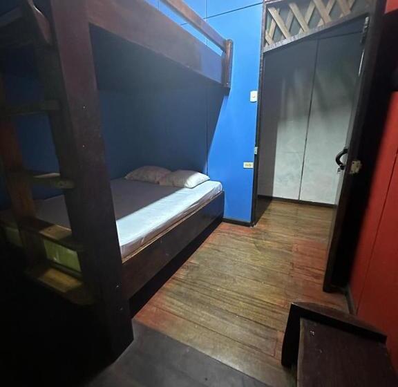 هاستل Playa Negra Brewing Beachfront