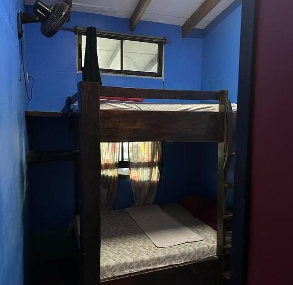 هاستل Playa Negra Brewing Beachfront