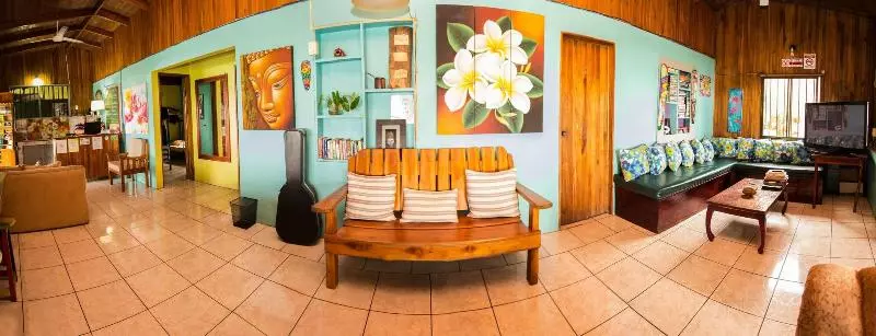 ユースホステル Pura Natura Lodge Manuel Antonio