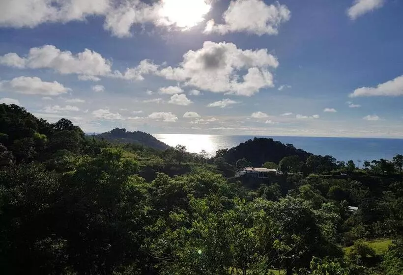 ユースホステル Pura Natura Lodge Manuel Antonio