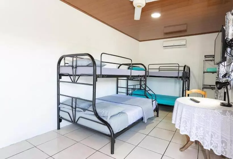ユースホステル Pura Natura Lodge Manuel Antonio
