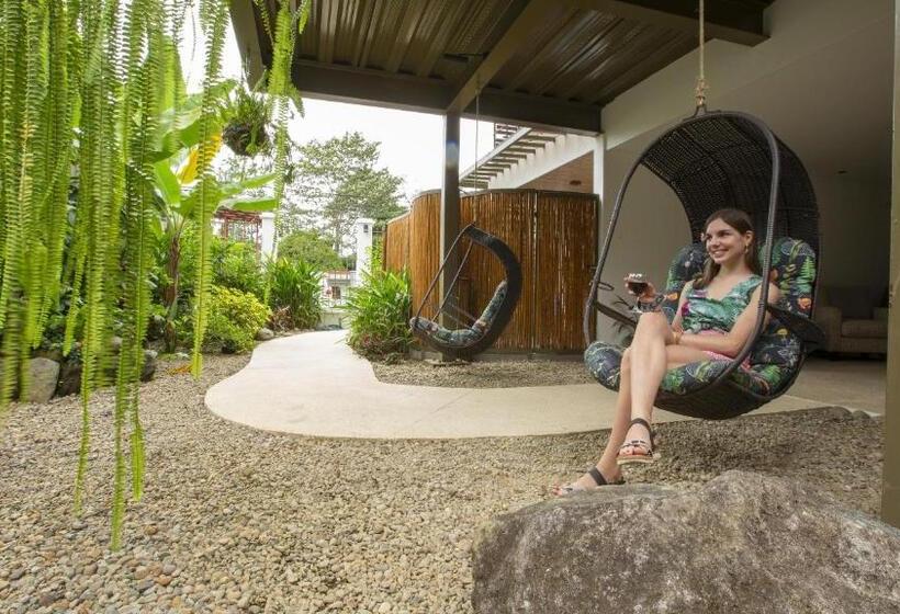 مبيت وإفطار La Fortuna Lodge By Treebu Hotels